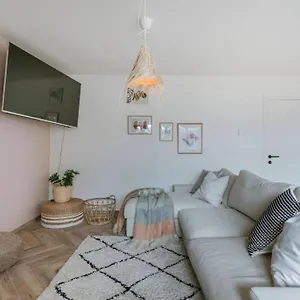 Juan - Stijlvol Met Uitzicht Op De Kaai Appartement