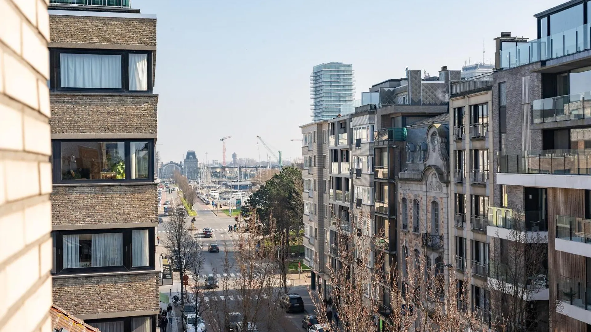 Zonnig, Ruim Appartement Op A+ Locatie! Oostende België